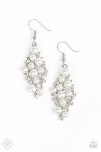 fishhook,Pearls,rhinestones,white,Famous Fashion White Earring