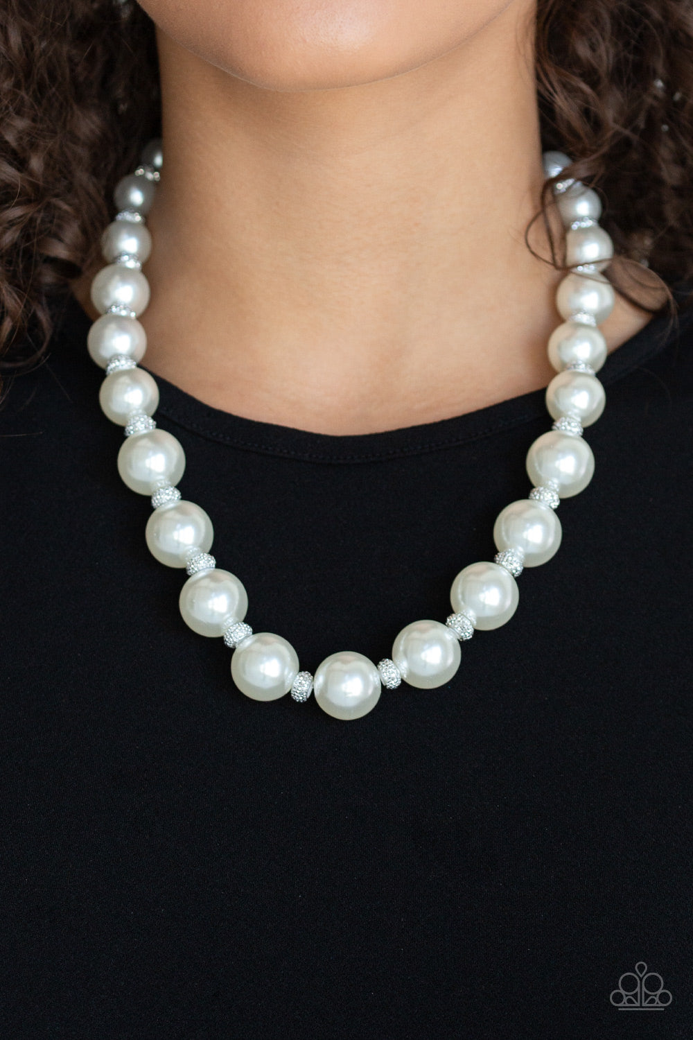 Uptown Heiress White Pearl Necklace Paparazzi Accessories