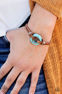 crackle stone,Leather,turquoise,Sahara Springs Blue Bracelet