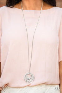 long necklace,Pearls,rhinestones,Fiercely 5th Avenue Complete Trend Blend 0120