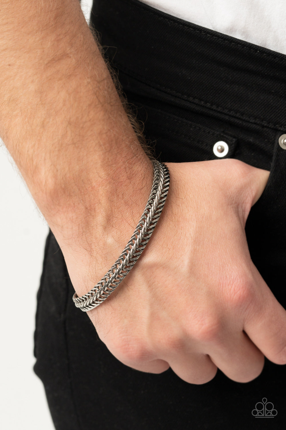 Extraordinary Edge - Silver Bracelet Paparazzi Accessories
