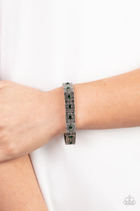 green,rhinestones,stretchy,Venetian Valentine - Green Rhinestone Stretchy Bracelet