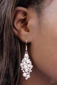 fishhook,Pearls,rhinestones,white,Famous Fashion White Earring